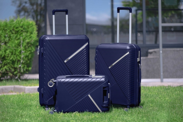 Набір пластикових валіз 2E, SIGMA, (L+M+S), 4 колеса, темно-синій